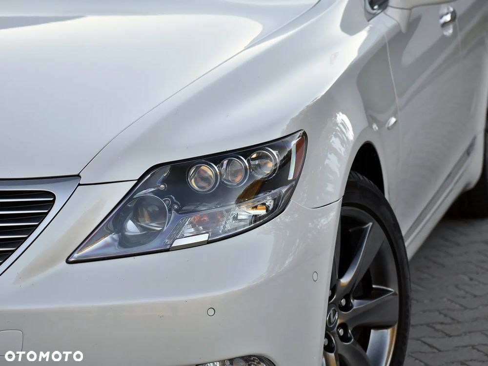 Lexus LS 600h Superior - 7