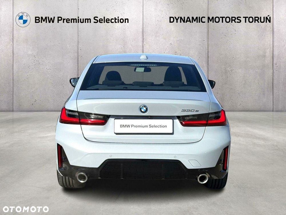 BMW Seria 3 330e PHEV M Sport - 9