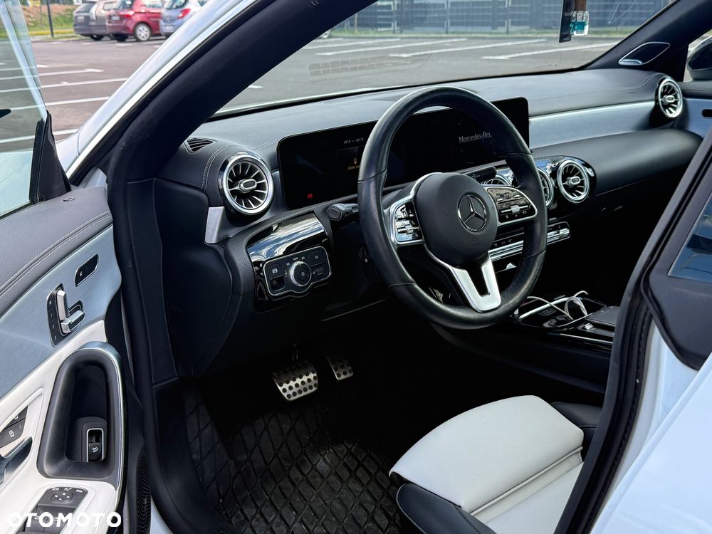 Mercedes-Benz CLA 250 4Matic 7G-DCT AMG Line - 9