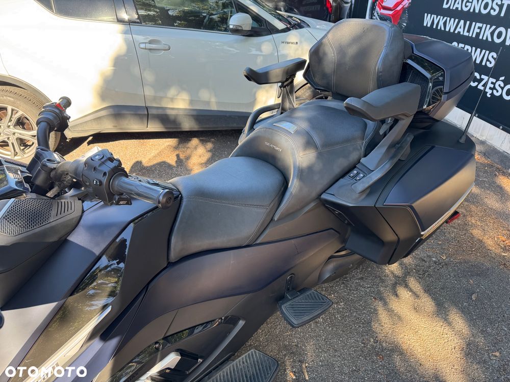 Can-Am Spyder - 7