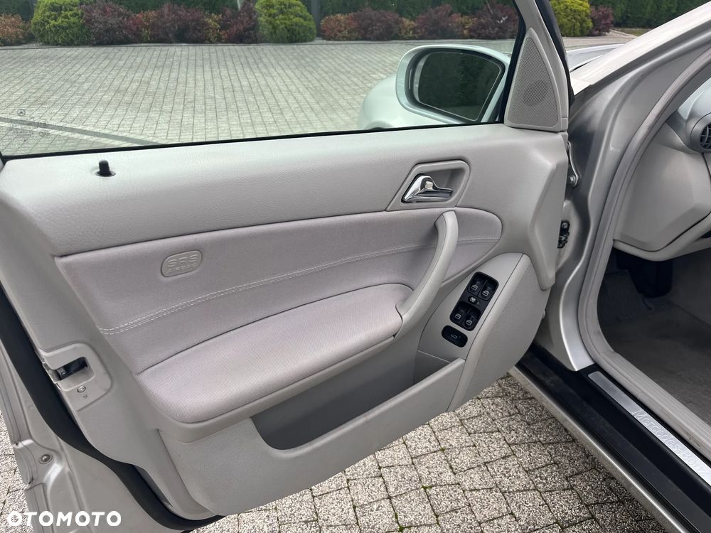 Mercedes-Benz Klasa C 180 Kompressor Automatik Classic - 8