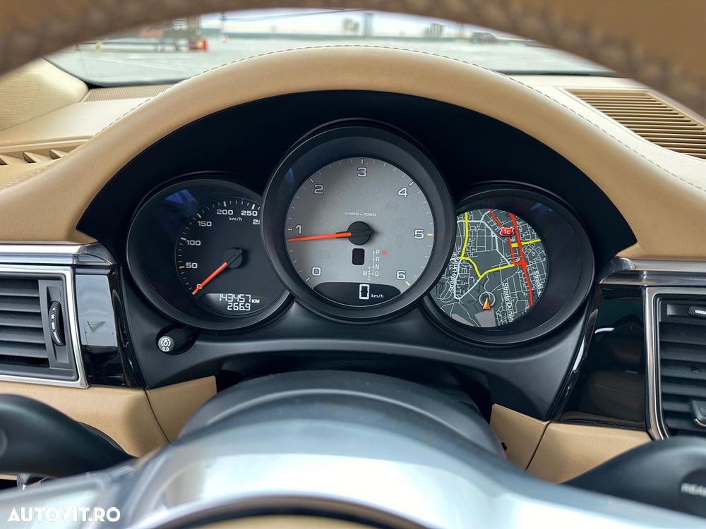 Porsche Macan - 8