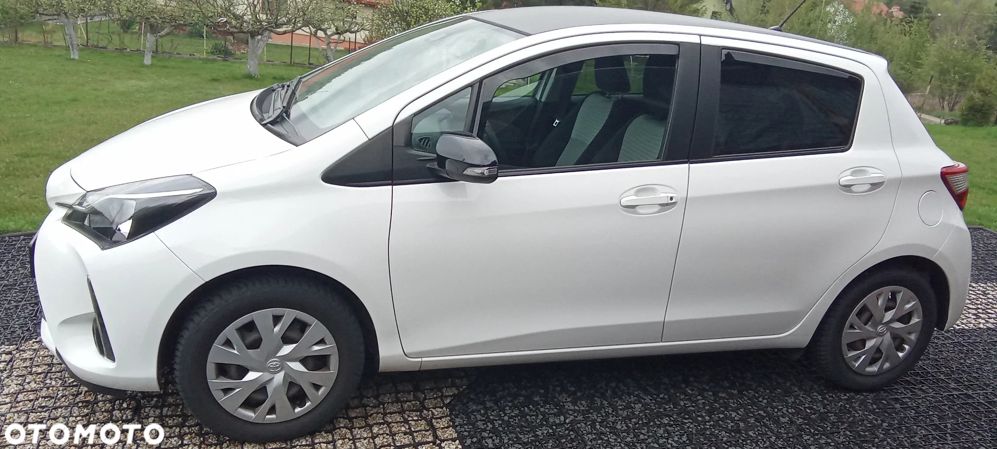 Toyota Yaris 1.5 Premium - 2