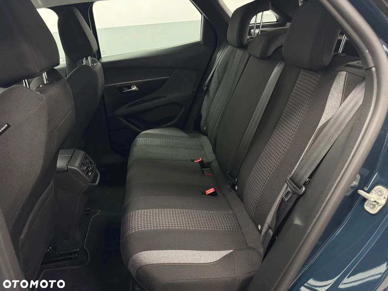 Peugeot 3008 1.5 BlueHDi Active Pack S&S EAT8 - 24