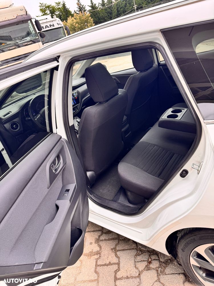 Toyota Auris - 15