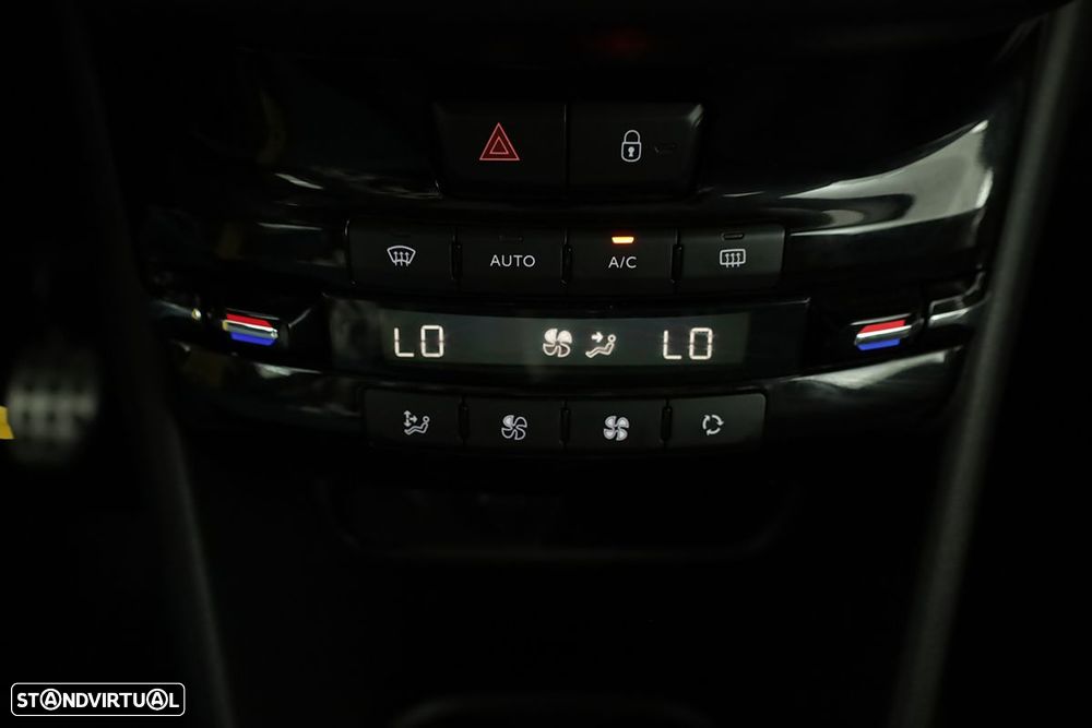 Peugeot 2008 1.2 PureTech Allure - 12