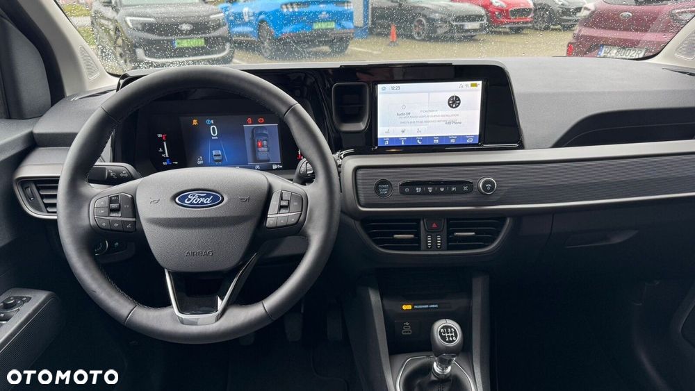 Ford Tourneo Courier - 15