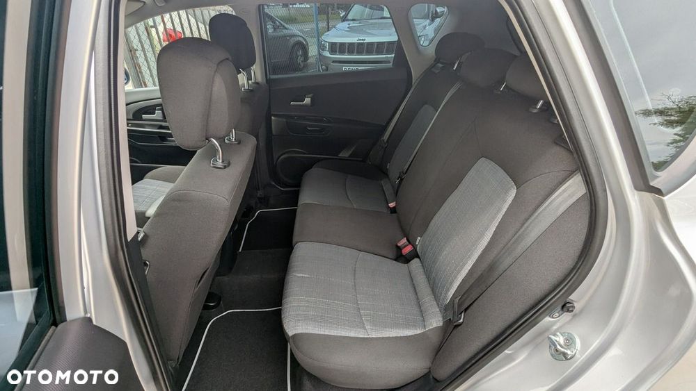 Kia Ceed - 16