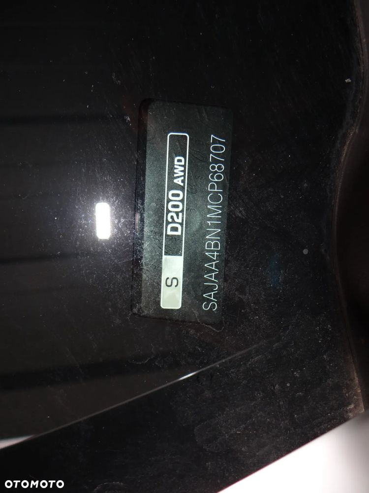 Jaguar XE D200 R-Dynamic S - 9