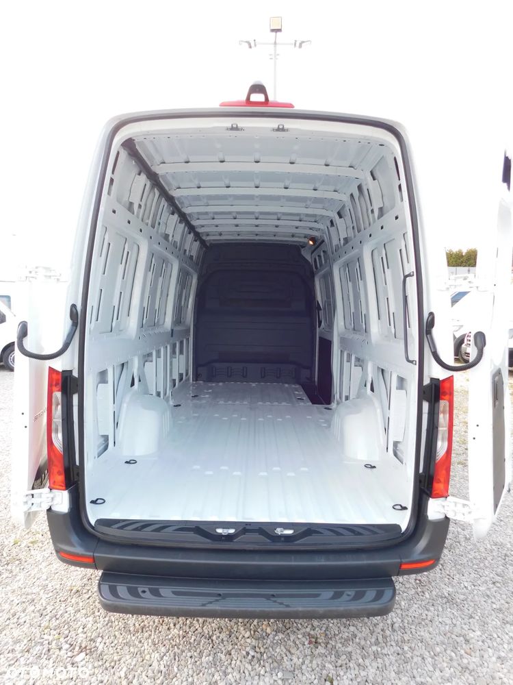Mercedes-Benz Sprinter - 3
