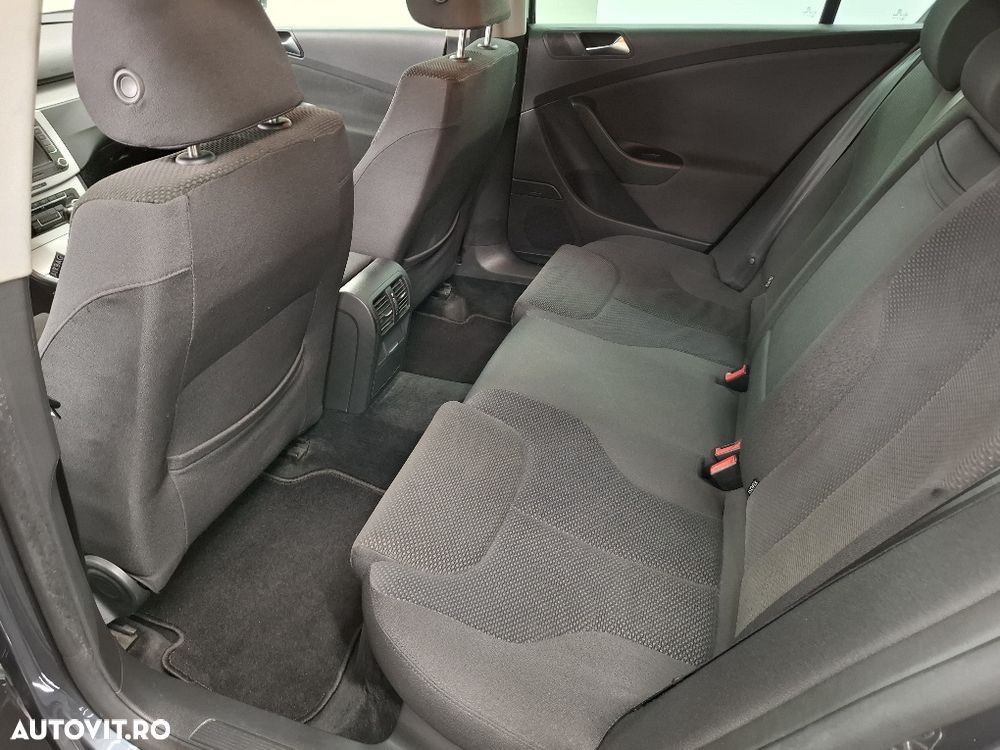 Volkswagen Passat 1.6 TDI DPF BlueMotion Technology Comfortline - 14