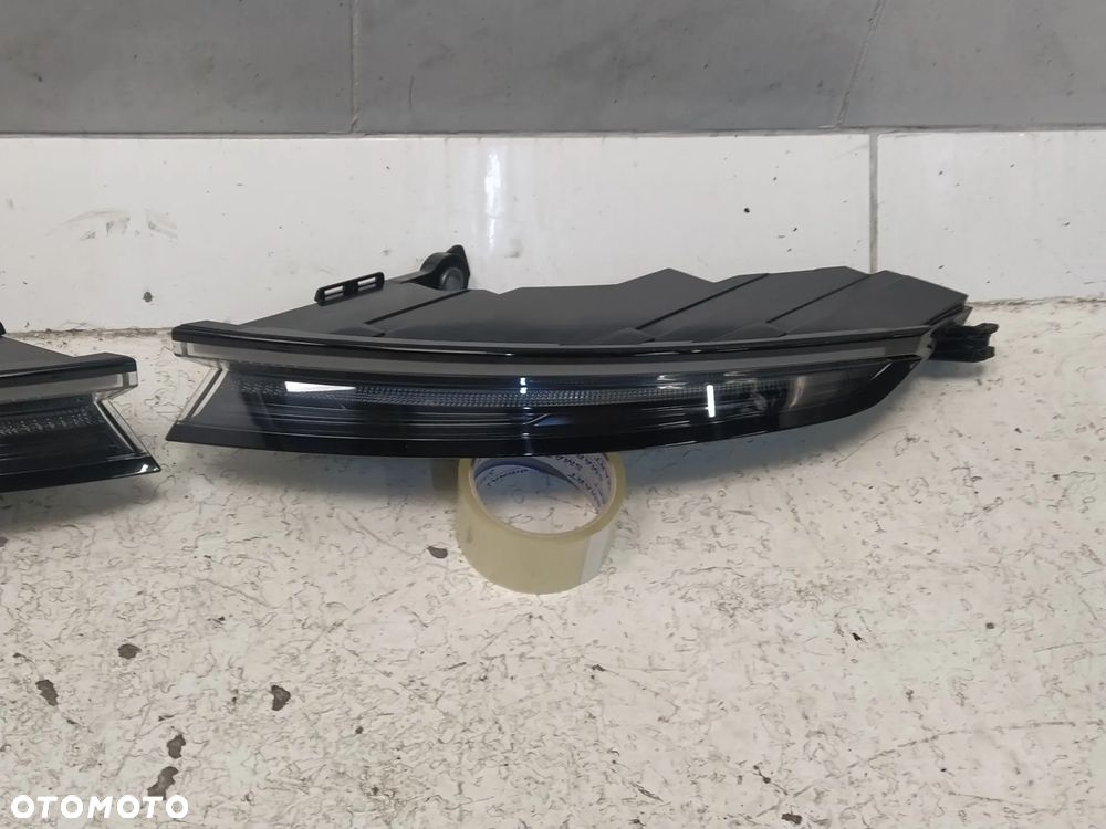 PORSCHE TAYCAN 9JA 19- LAMPA TYŁ TYLNA LED PRAWA LEWA  BASE USA ORYGINAŁ - 4