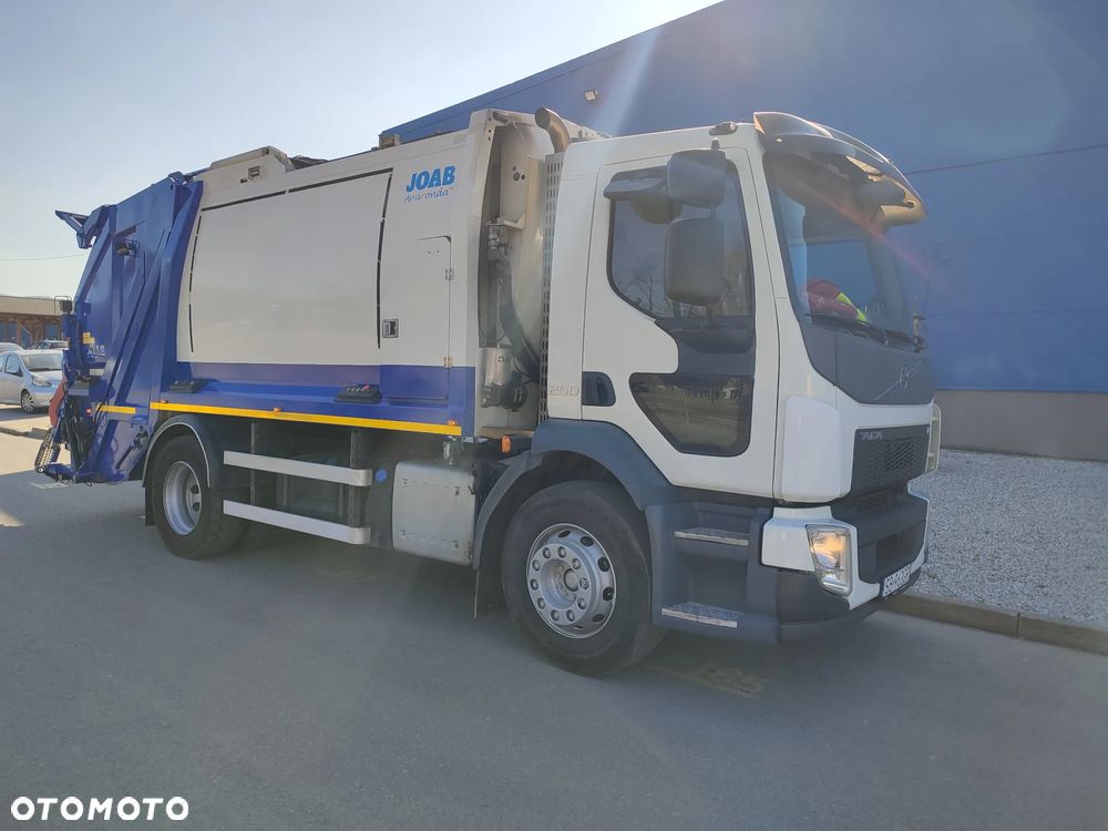Volvo FL 4x2 śmieciarka dwukomorowa z zasypem 120-1100L sprzedaż wynajem, serwis, gwarancja - 5