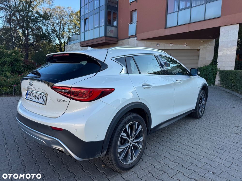 Infiniti QX30 2.0t DCT AWD Premium - 10