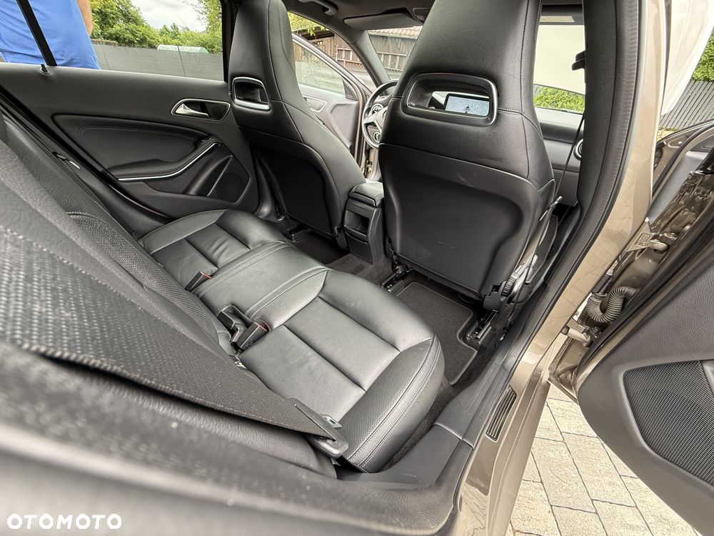 Mercedes-Benz Klasa A 180 (BlueEFFICIENCY) 7G-DCT Urban - 28