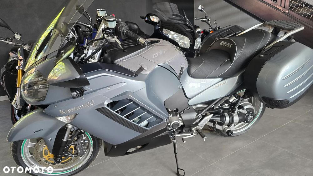 Kawasaki GTR - 6