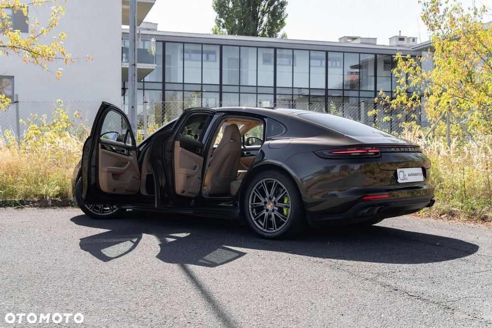 Porsche Panamera 4 E-Hybrid - 39