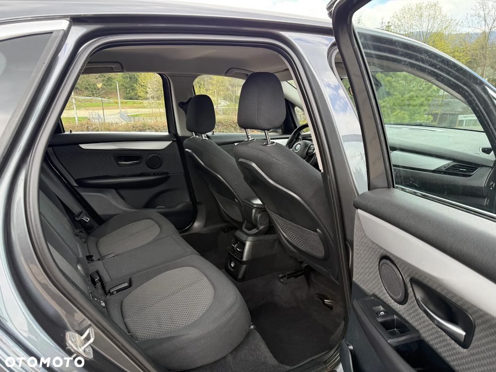 BMW Seria 2 216d - 13