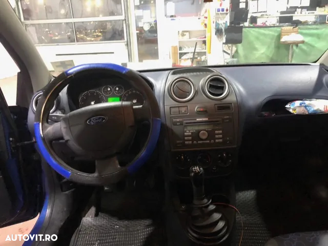 Ford Fiesta - 2