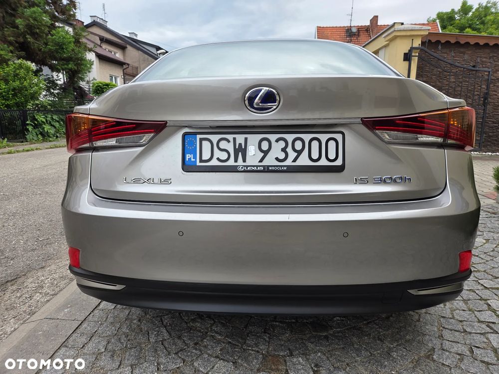 Lexus IS 300h Business Edition - 12