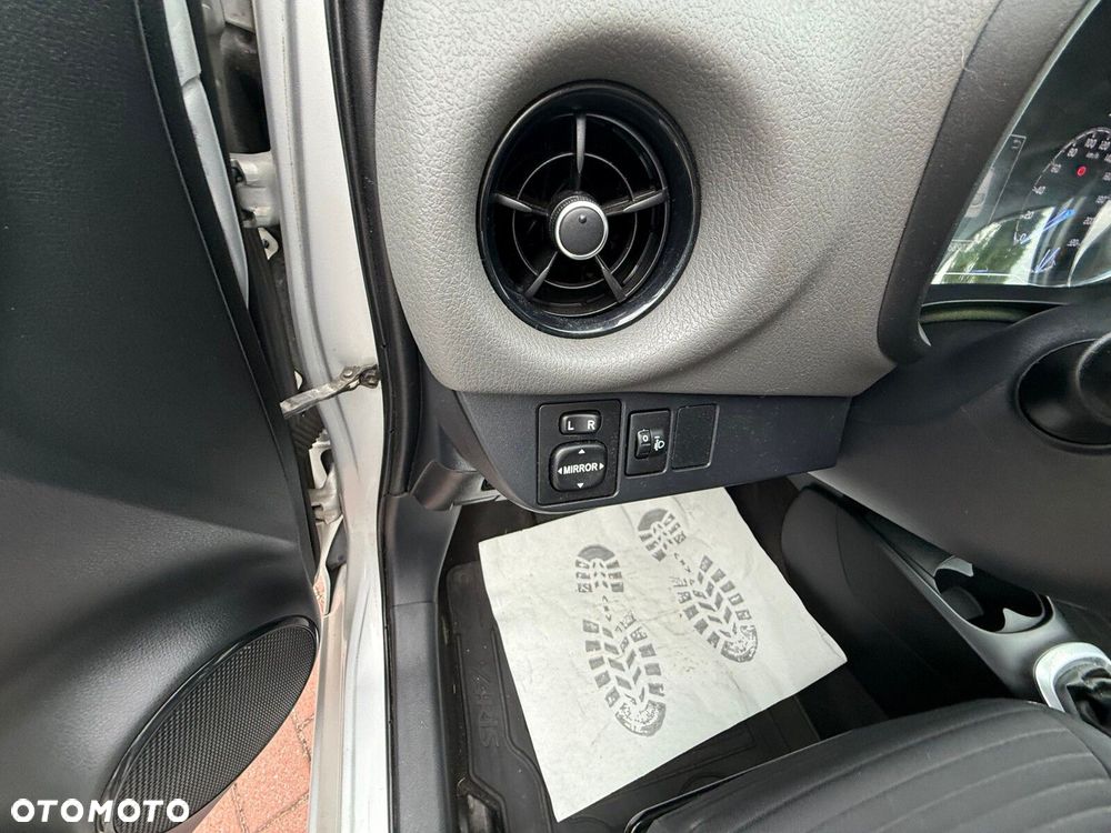 Toyota Yaris 1.5 Premium - 17