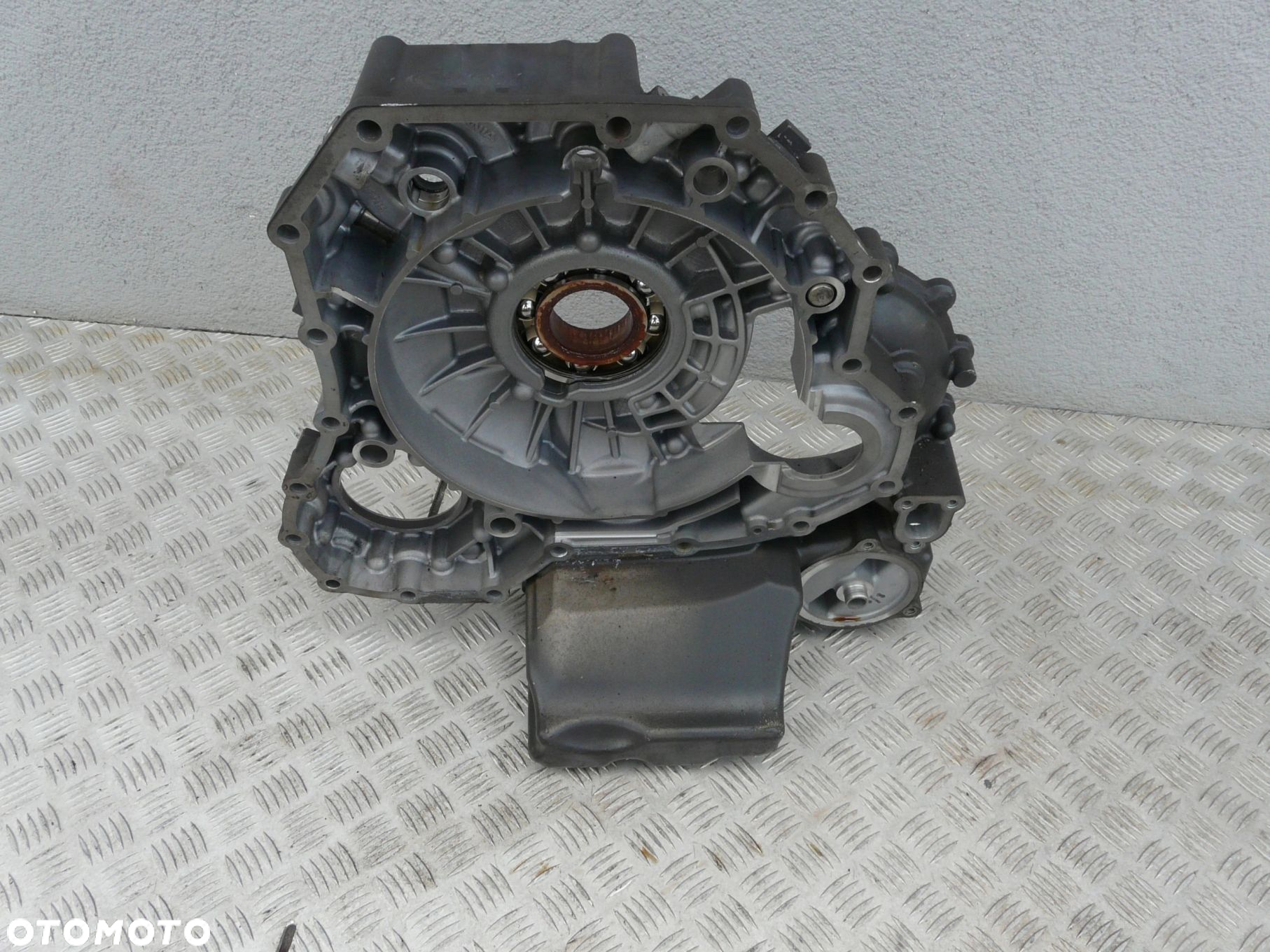 OBUDOWA SKRZYNI BIEGÓW ŚRODKOWA SCANIA R GRS 895 - 2