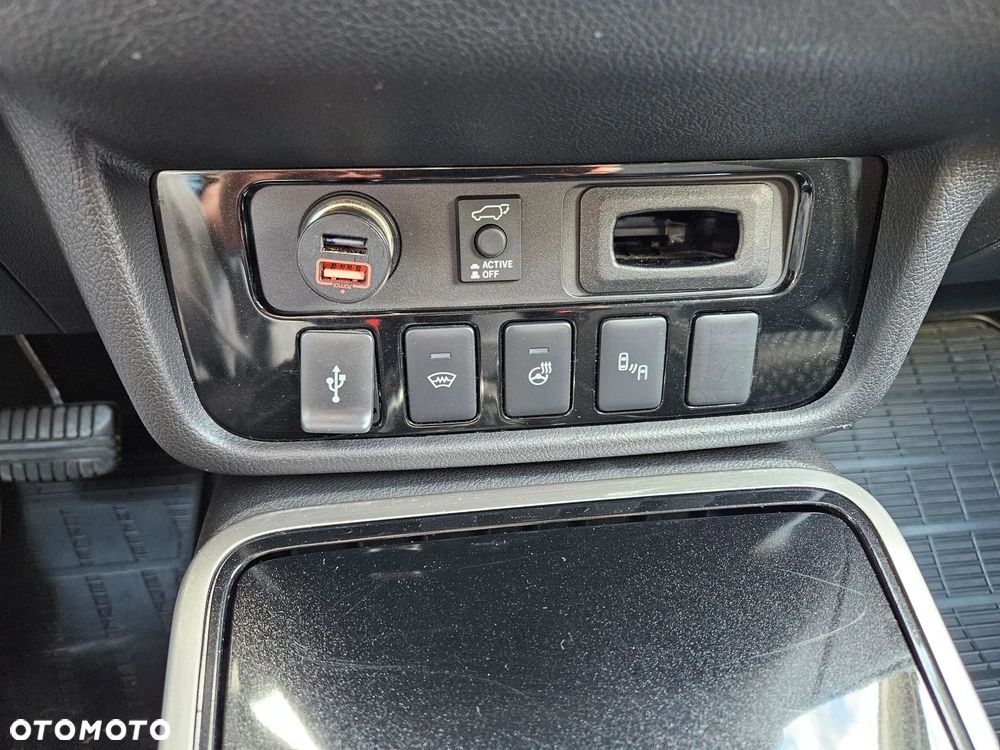 Mitsubishi Outlander 2.0 Instyle SDA 4WD CVT - 12