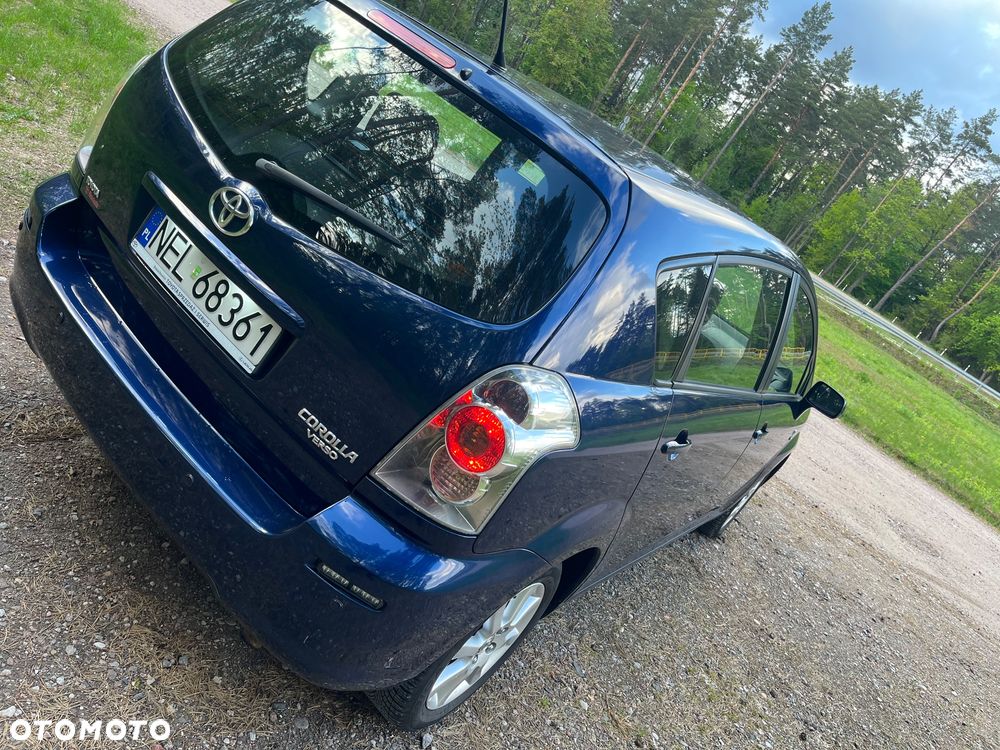 Toyota Corolla Verso 1.8 Prestige - 3