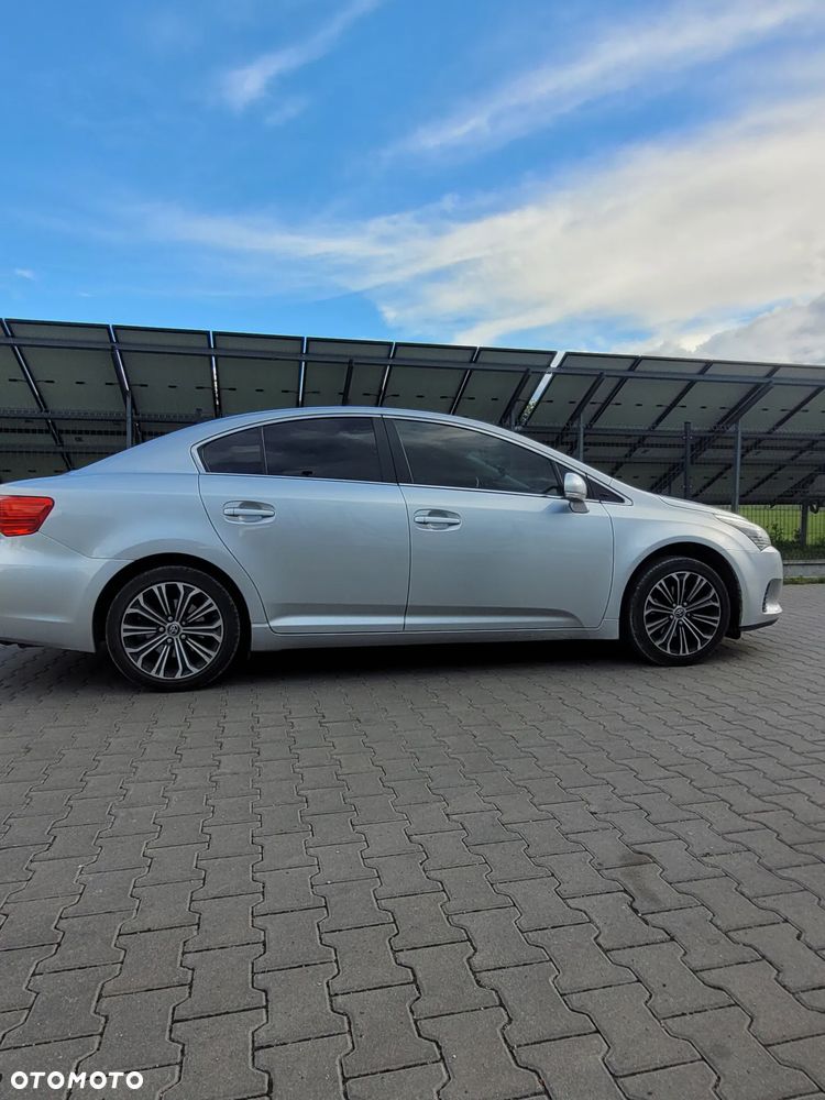 Toyota Avensis 1.8 Active MS - 2