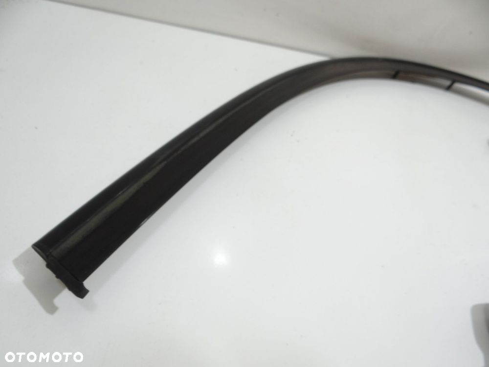 LISTWY SHADOW LINE BMW E88 - 7