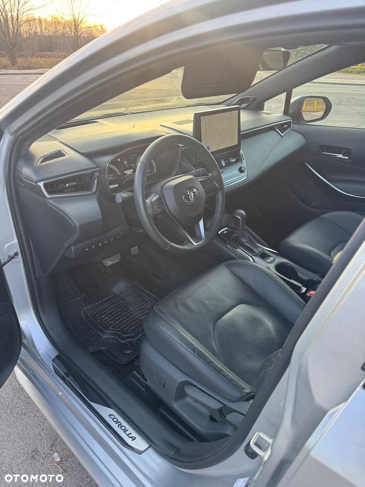 Toyota Corolla 2.0 Hybrid Executive - 8