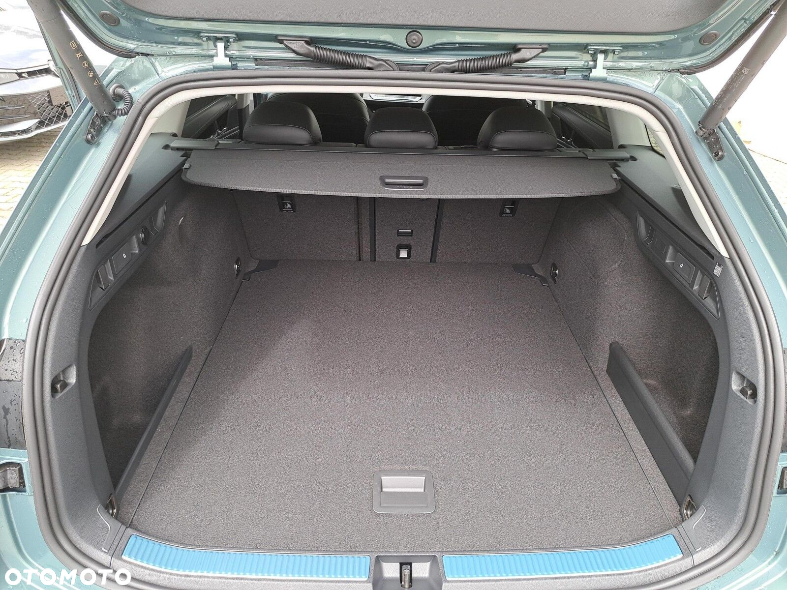 Volkswagen Passat - 17