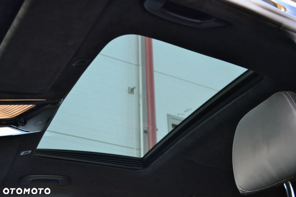 BMW Seria 5 M550i xDrive sport - 39