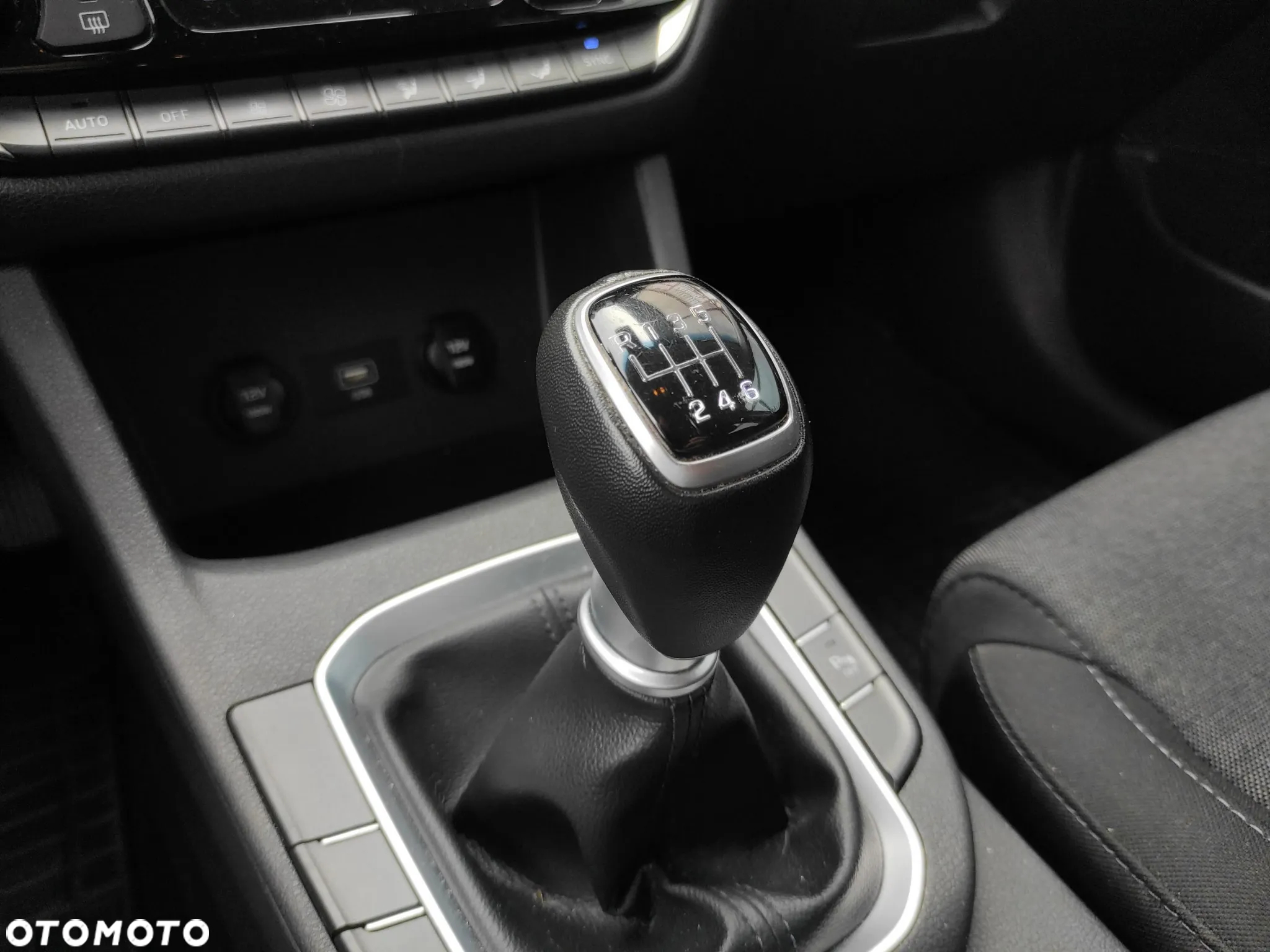 Hyundai i30 1.6 D Comfort - 26