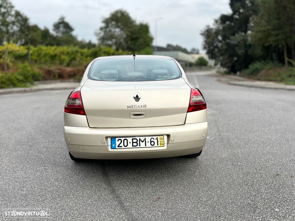 Renault Mégane 1.5 dCi Dynamique Luxe - 12