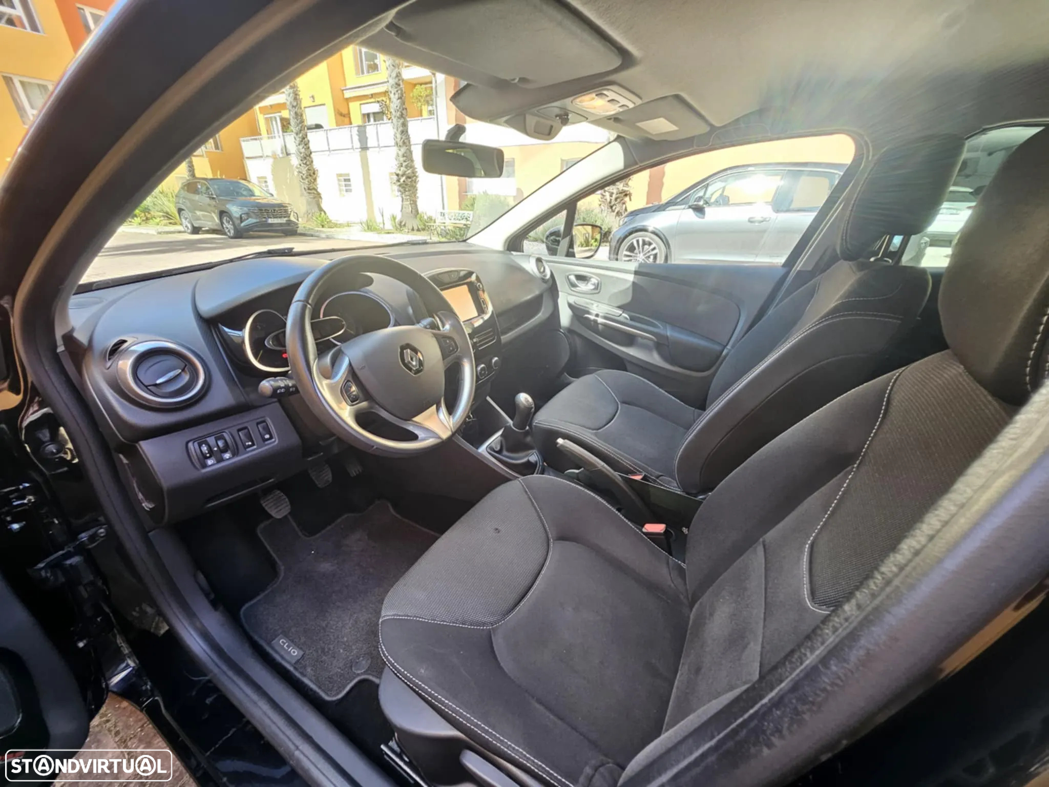 Renault Clio Sport Tourer dCi 90 Limited - 9