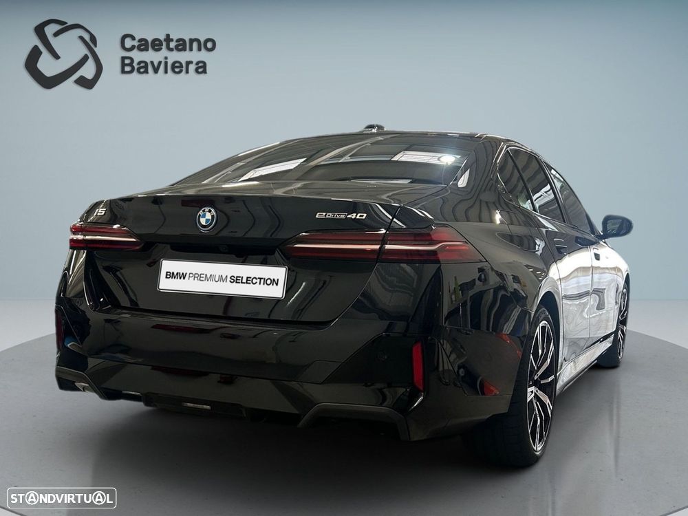 BMW i5 eDrive40 Edição Desportiva M - 9