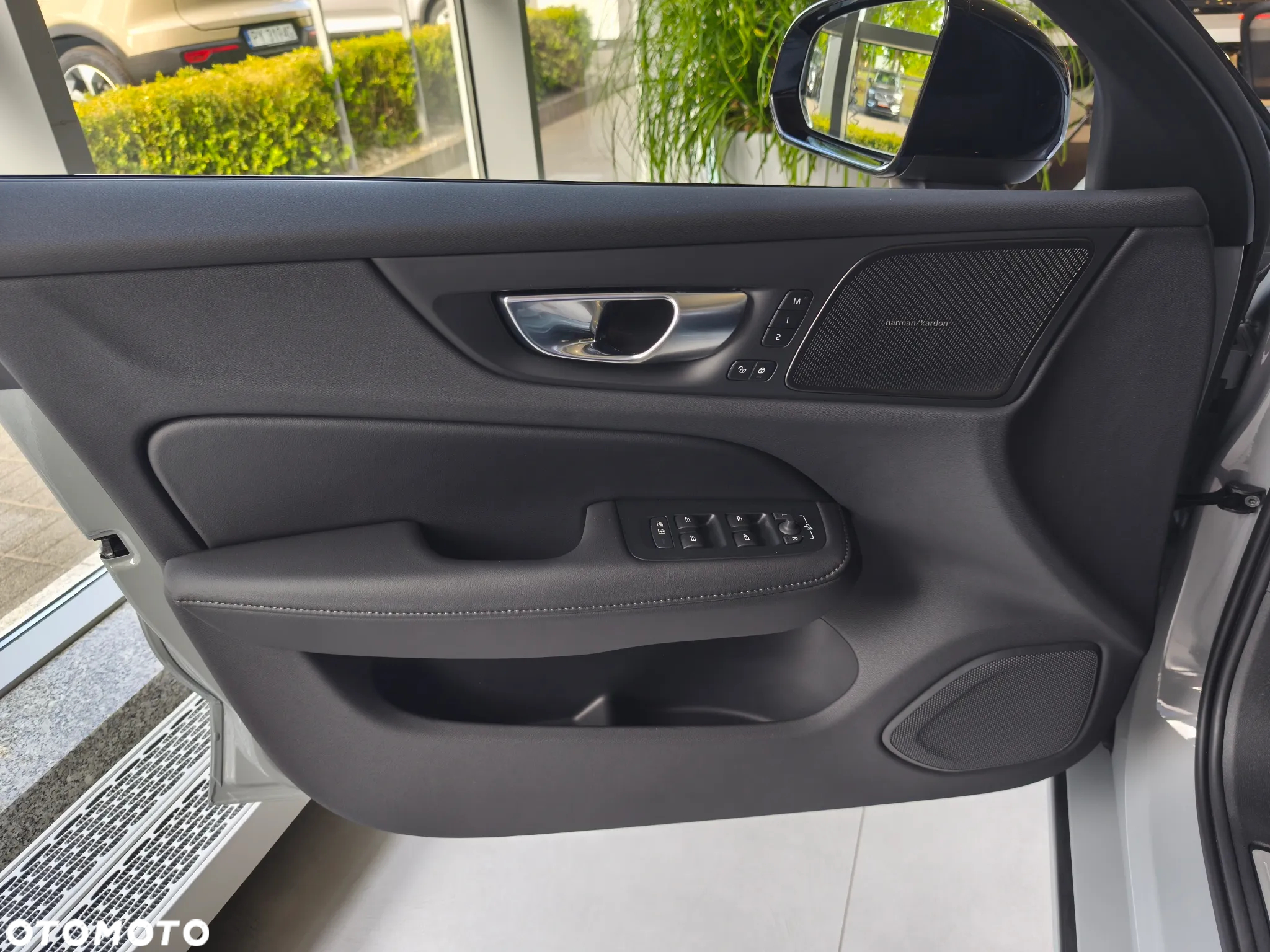 Volvo V60 T6 AWD Plug-In Hybrid Plus Dark - 14