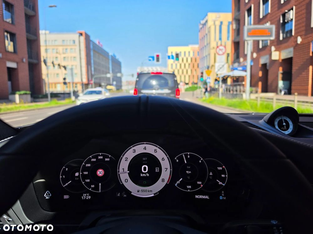 Porsche 911 Carrera T-Hybrid GTS - 5