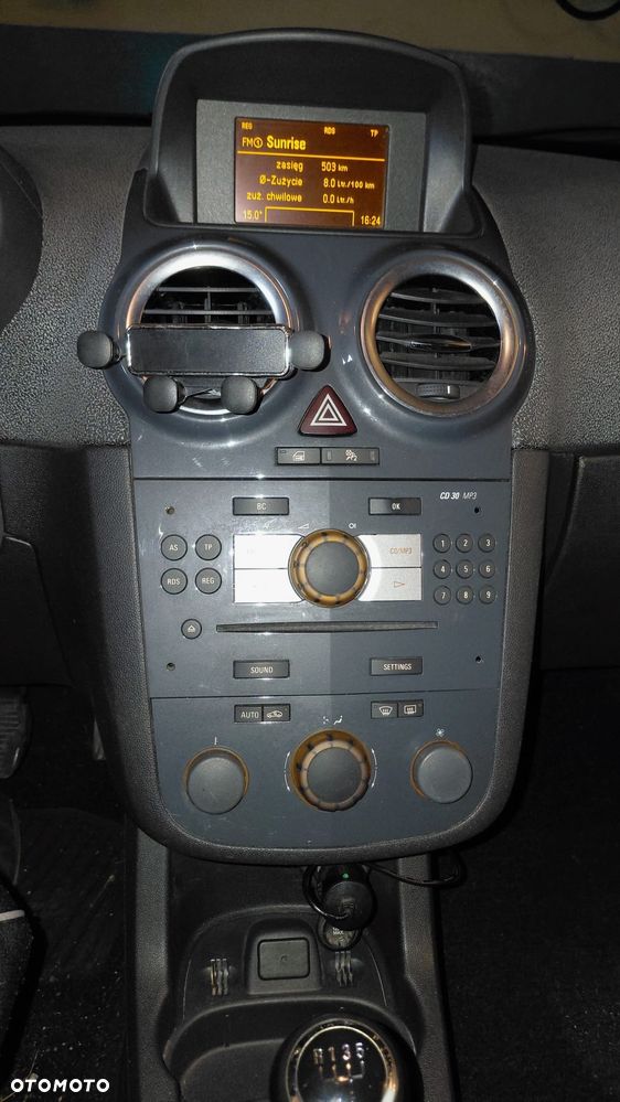 Opel Corsa 1.4 16V Cosmo - 7