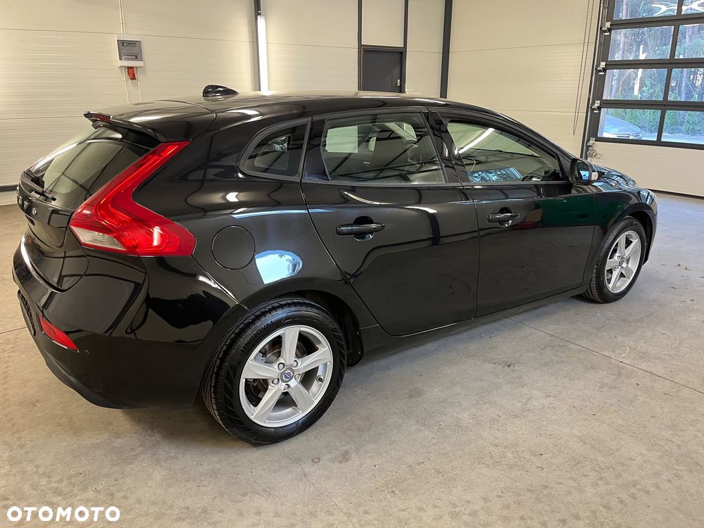 Volvo V40 D2 - 9