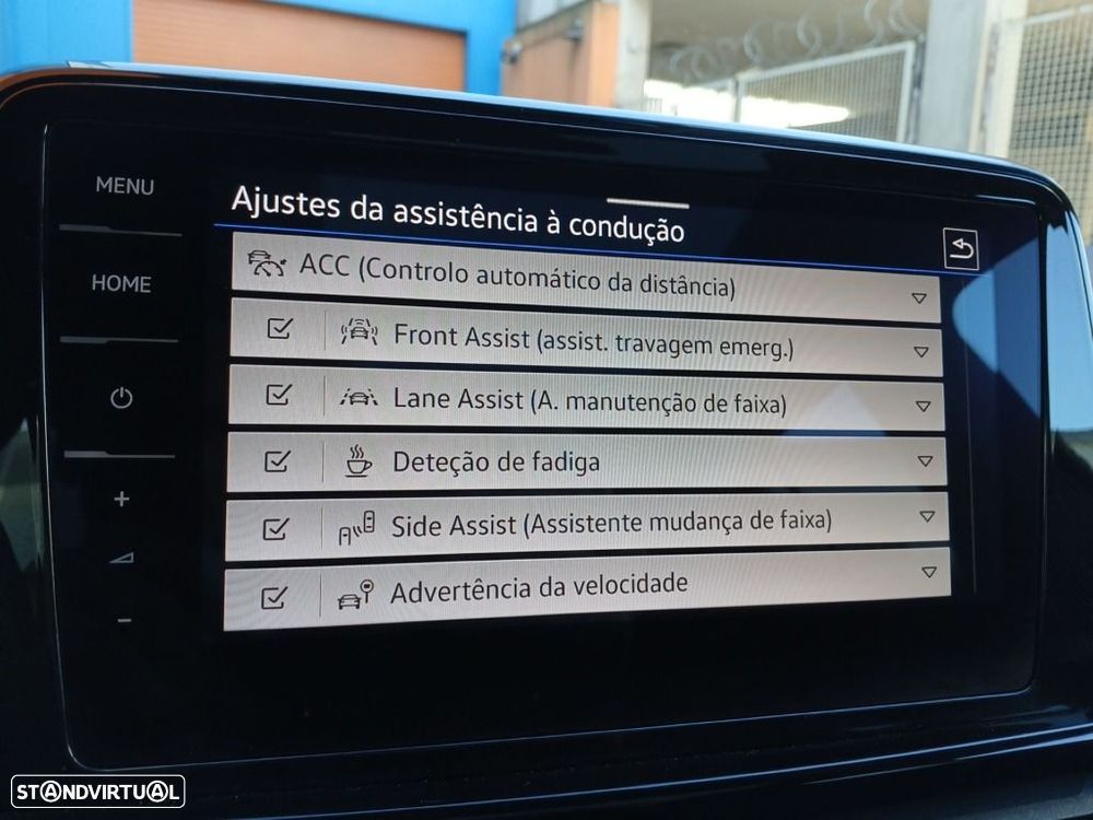 VW T-Roc 2.0 TDI R-Line DSG - 24