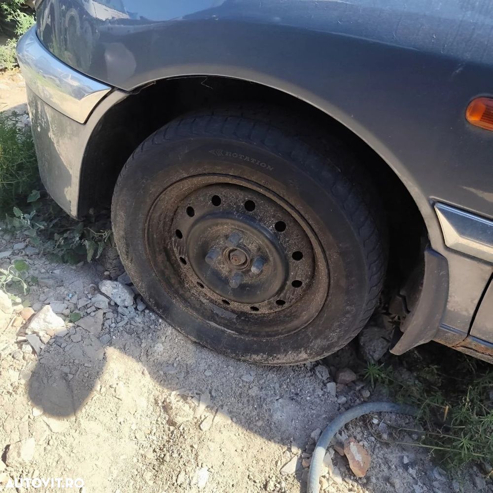 Dezmembrari Daihatsu Sirion (M100) (1998-2015) - 7