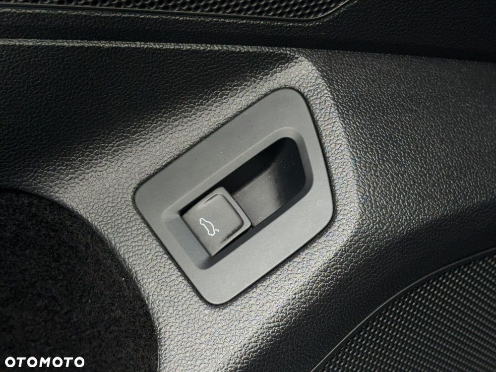 Volkswagen Passat - 28