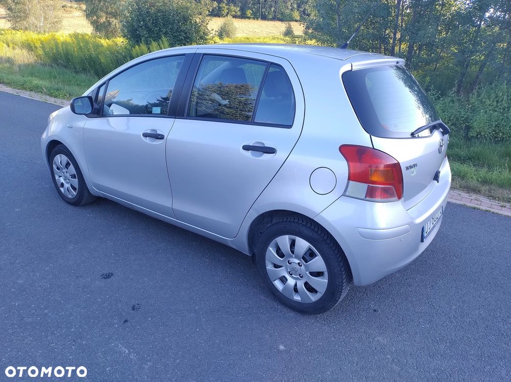 Toyota Yaris 1.33 Luna - 4