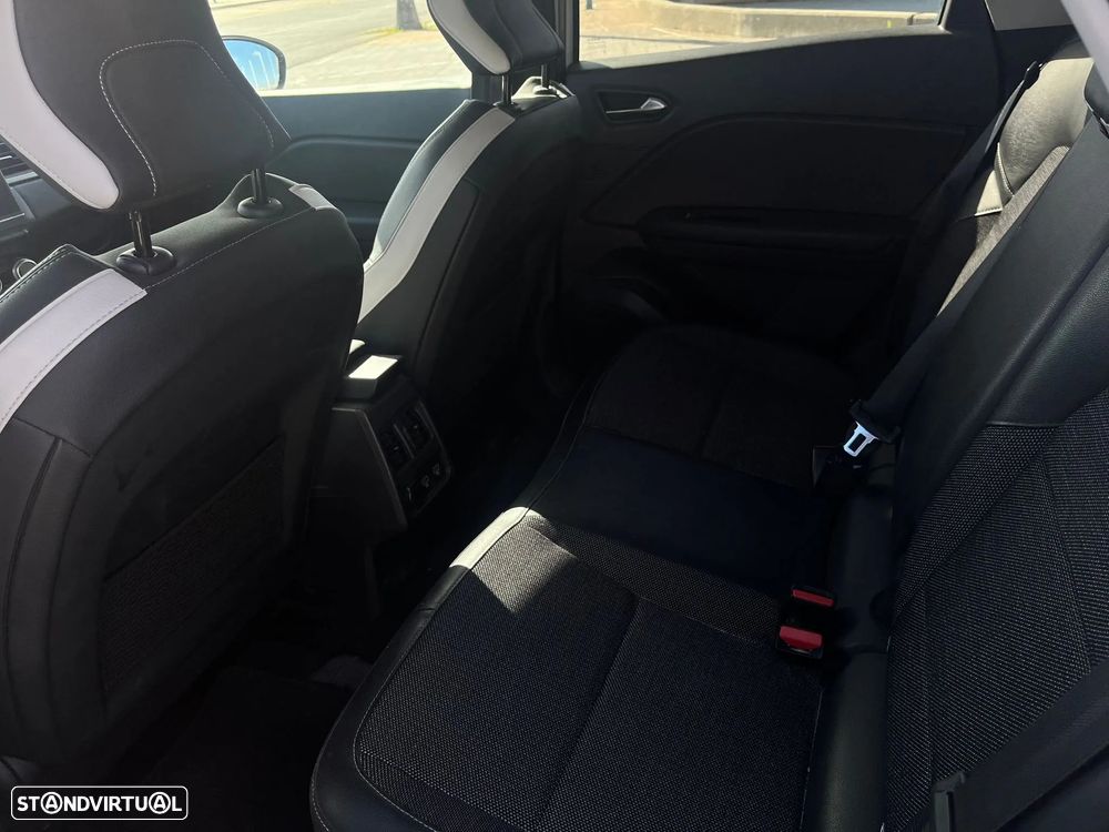 Renault Captur 1.3 TCe Exclusive EDC - 4