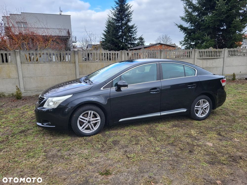 Toyota Avensis 2.0 D-4D 2010 - 11