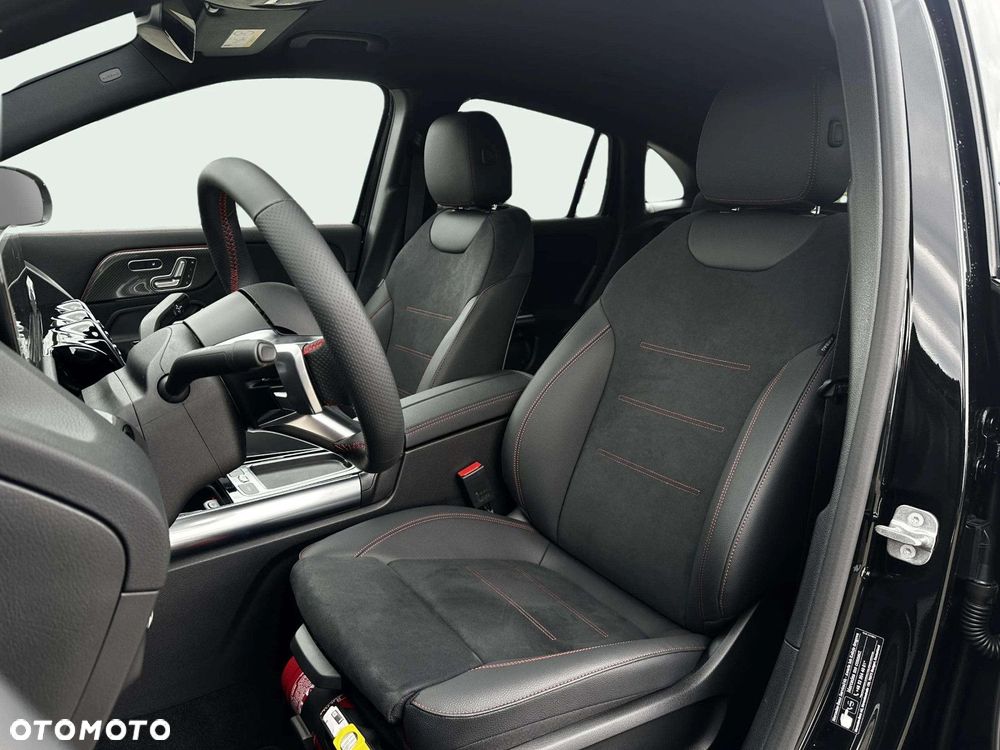 Mercedes-Benz GLA - 9