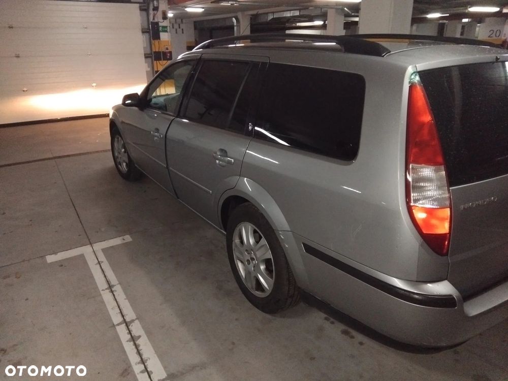 Ford Mondeo 2.0 Ghia - 8