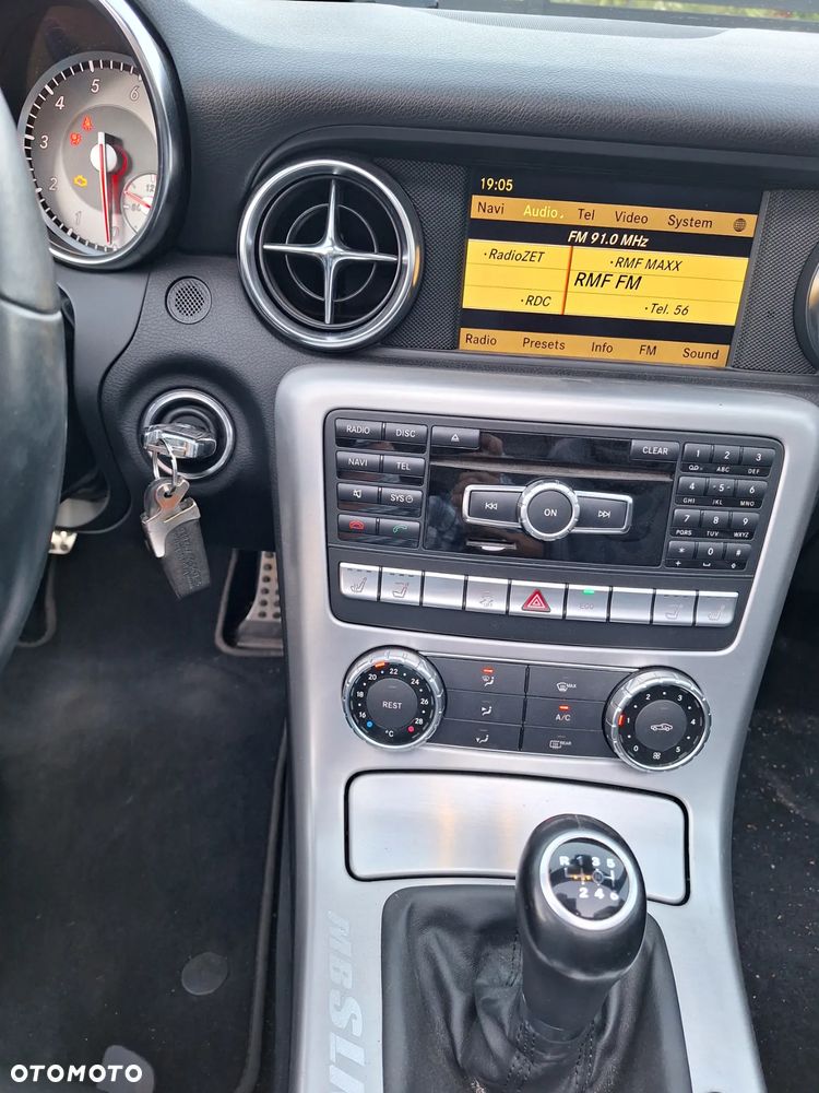 Mercedes-Benz SLK 200 (BlueEFFICIENCY) CarbonLOOK Edition - 16